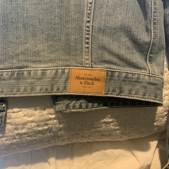 Abercrombie cropped denim jacket - Picture 6 of 6